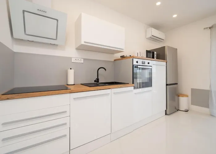 Gracin - Brand New With Terrace And Seaview Apartament