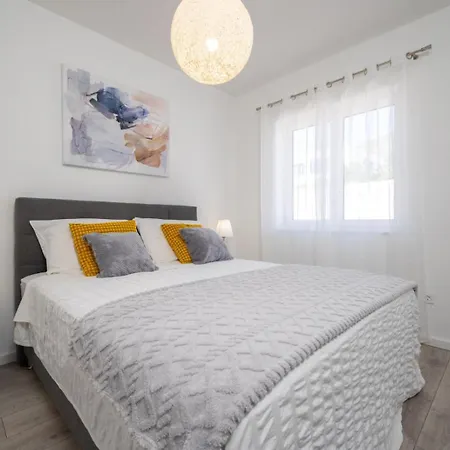 Gracin - Brand New With Terrace And Seaview Trogir