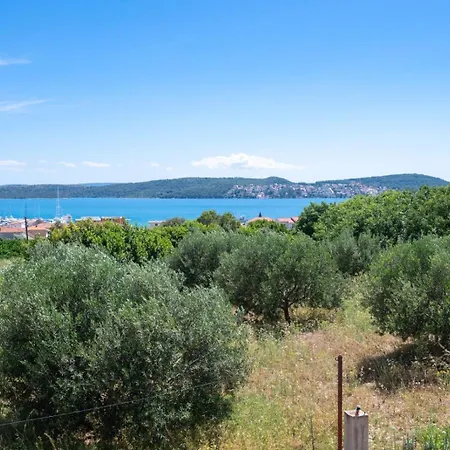 Gracin - Brand New With Terrace And Seaview *