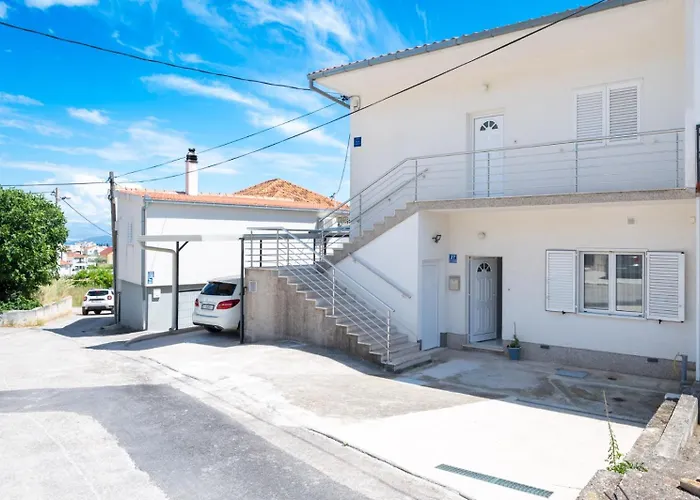 Daire Gracin - Brand New With Terrace And Seaview *