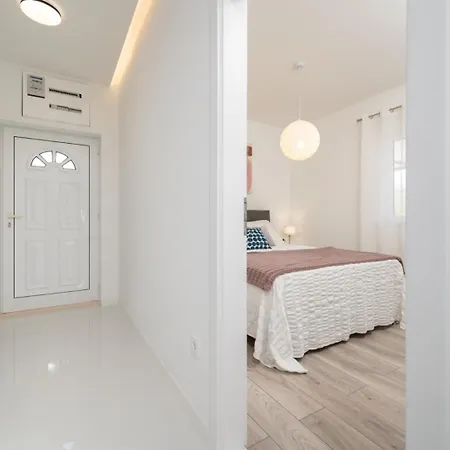 Gracin - Brand New With Terrace And Seaview Apartmán *