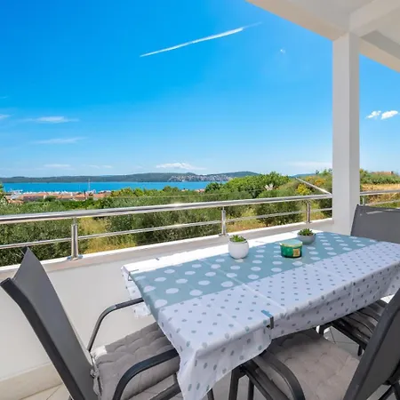 Gracin - Brand New With Terrace And Seaview *