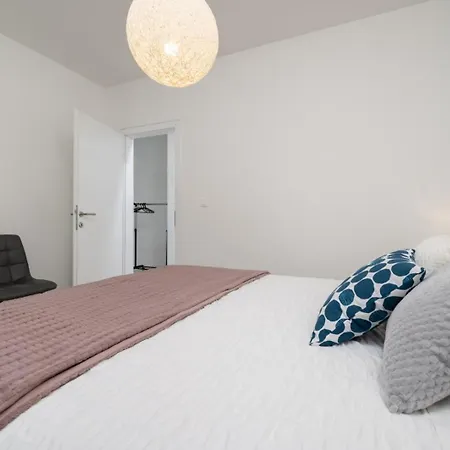 Gracin - Brand New With Terrace And Seaview Lejlighed